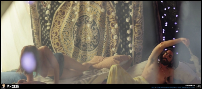 Juliette Kida no panties