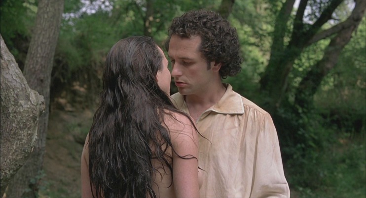 Kate Groombridge photos between the legs