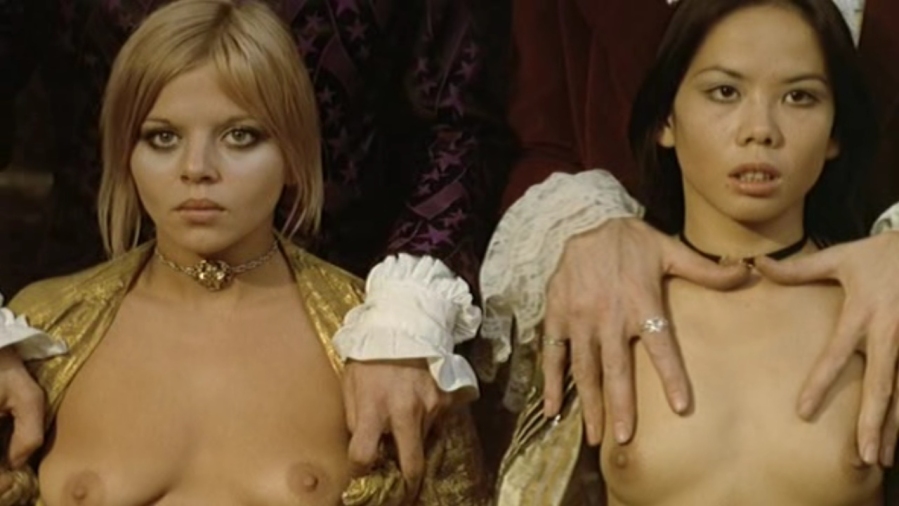 Kuelan Herce in a skirt