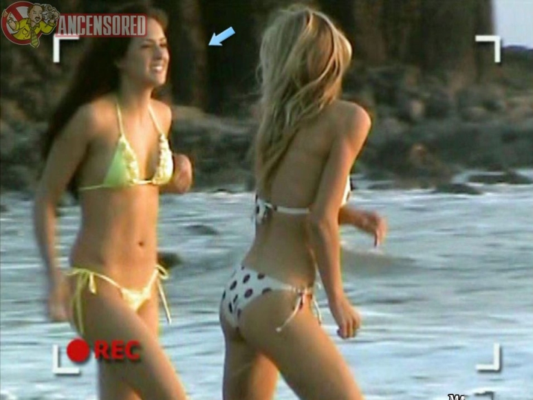 Lacey Toups no panties 70