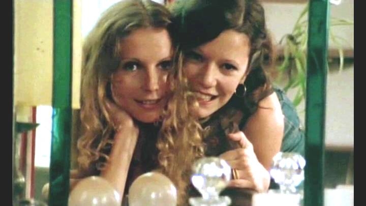 Laura Bertram boobs 32 Laura Bertram boobs 32