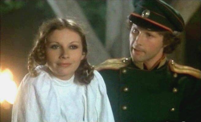 Laura Bertram photos between the legs Laura Bertram photos between the legs