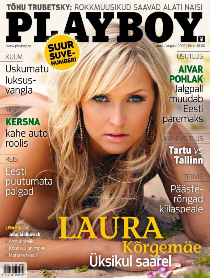 Laura KRgemE no panties 61