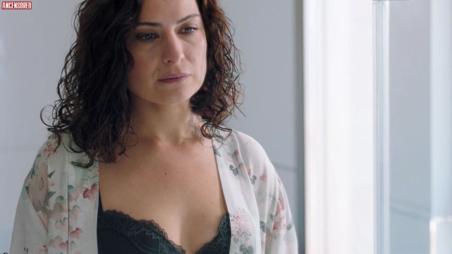 Ledicia Sola pantyhose 95