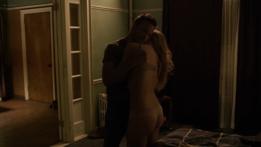 Leven Rambin in lingerie