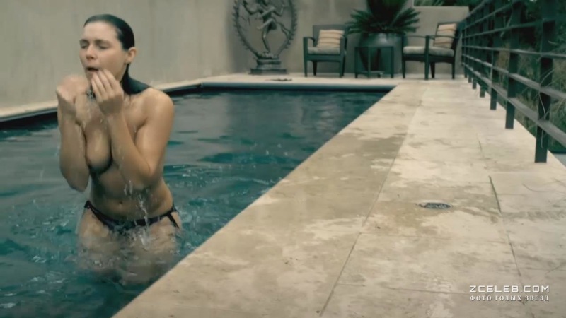 Lili Mirojnick no panties