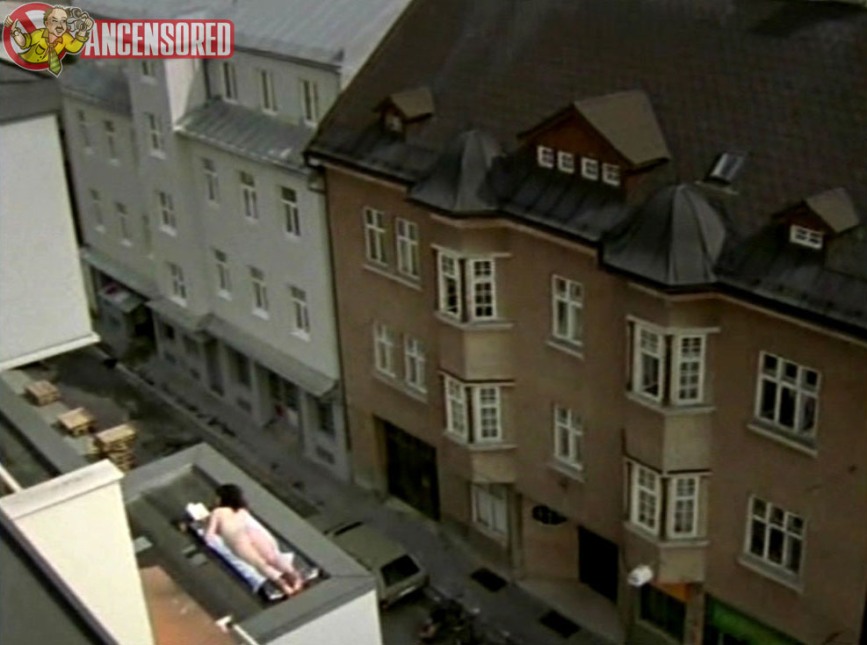 Lilian Naumann no panties