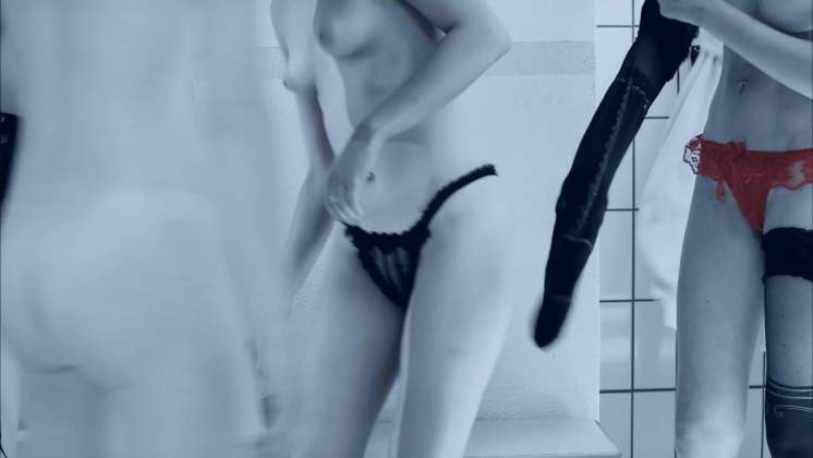 Lise Kerverdo boobs 33