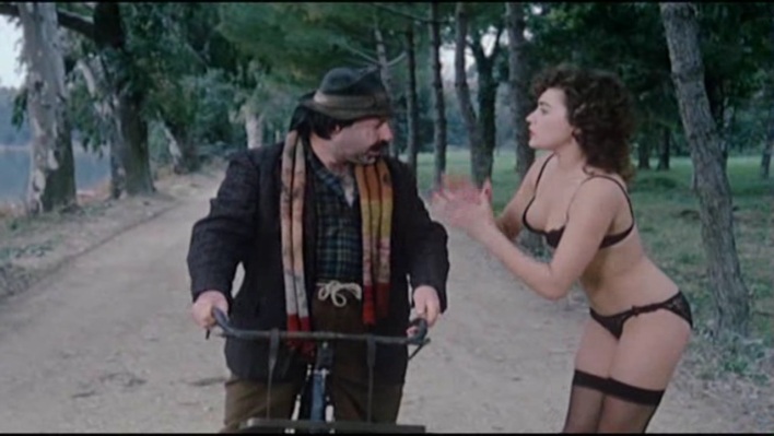 Lory Del Santo in lingerie Lory Del Santo in lingerie