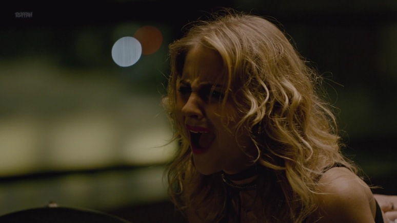 Louise Clos photos between the legs