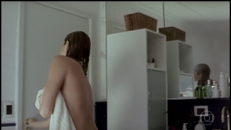 Luana Piovani legs 97 Luana Piovani legs 97