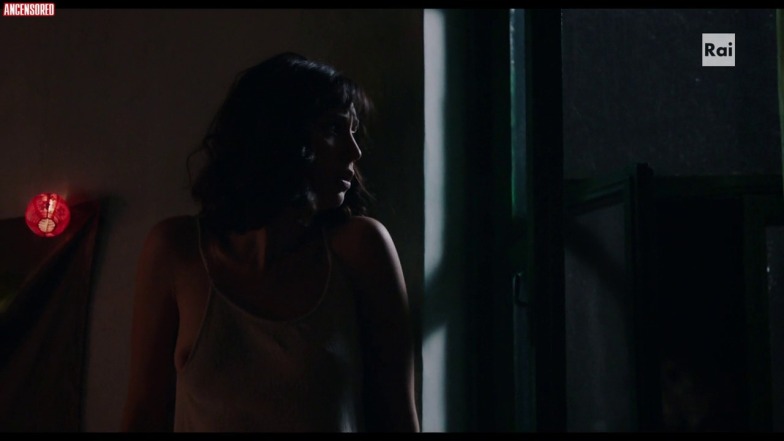 Lucrezia Massari legs