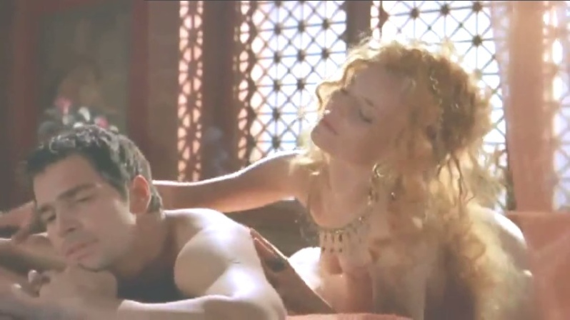 Malgorzata Foremniak naked breasts 78