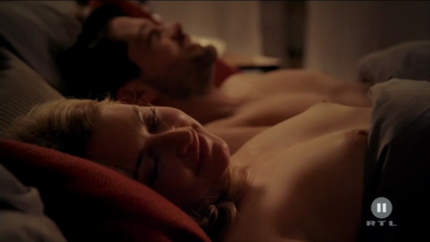 Malina Ebert no panties