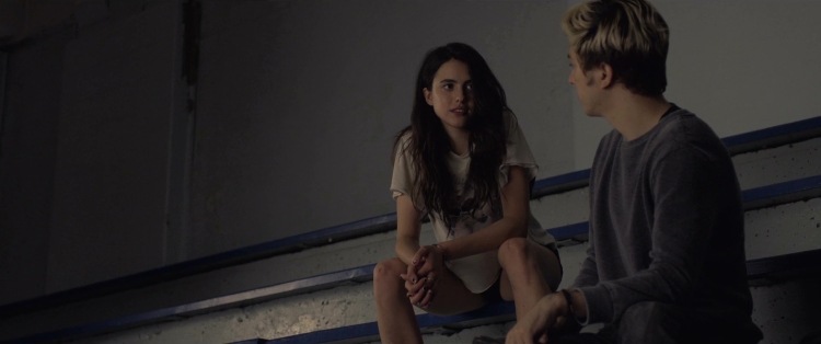 Margaret Qualley no underwear 10