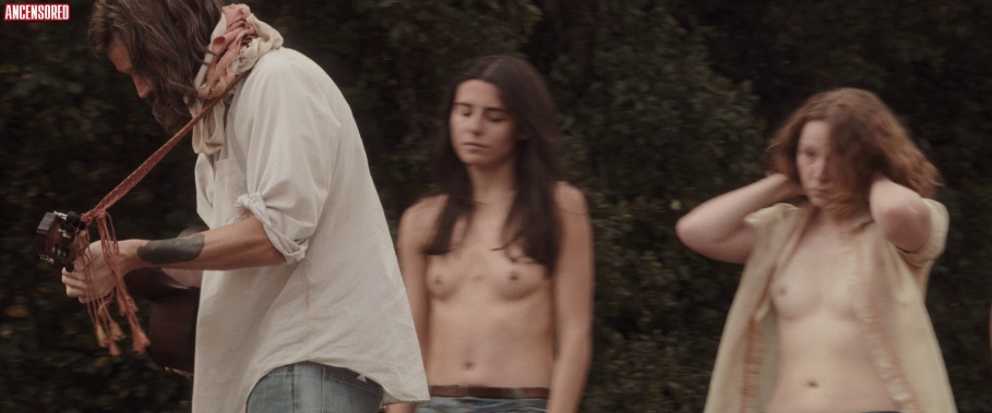 Marianne RendN no panties