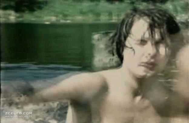 Marina Yakovleva photos between the legs