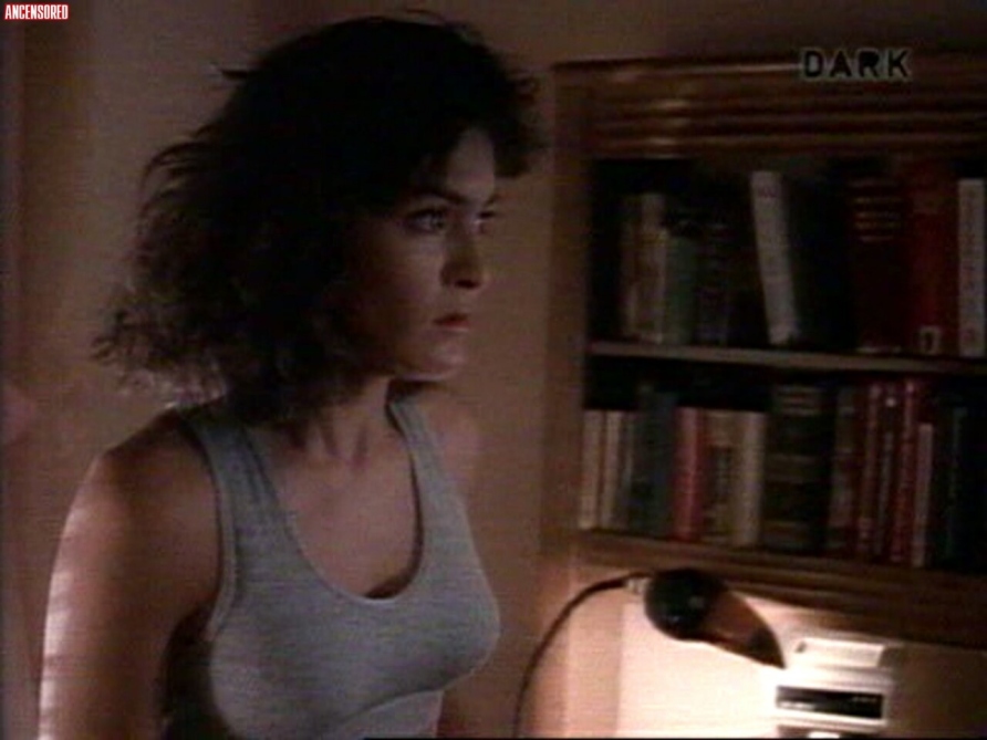 Mariska Hargitay breasts 22