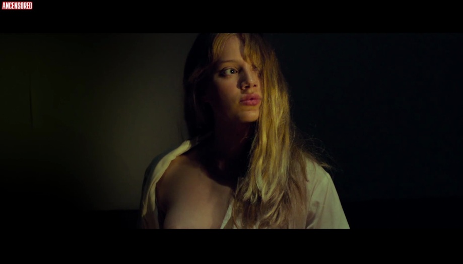 Nadia Tereszkiewicz ass