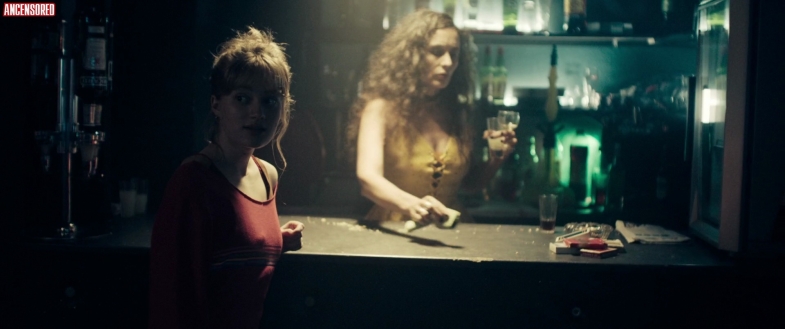 Nadia Tereszkiewicz no panties 39