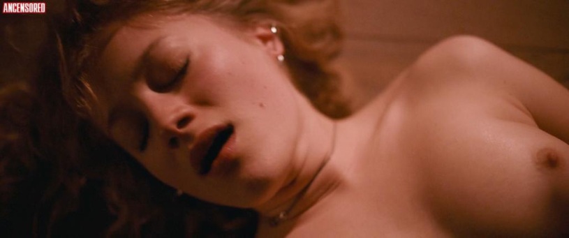 Nadia Tereszkiewicz no panties