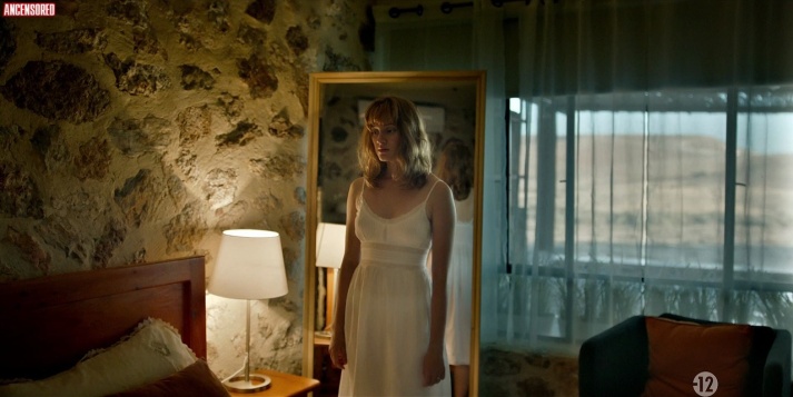 Nadia Tereszkiewicz no underwear 34