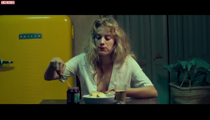 Nadia Tereszkiewicz no underwear