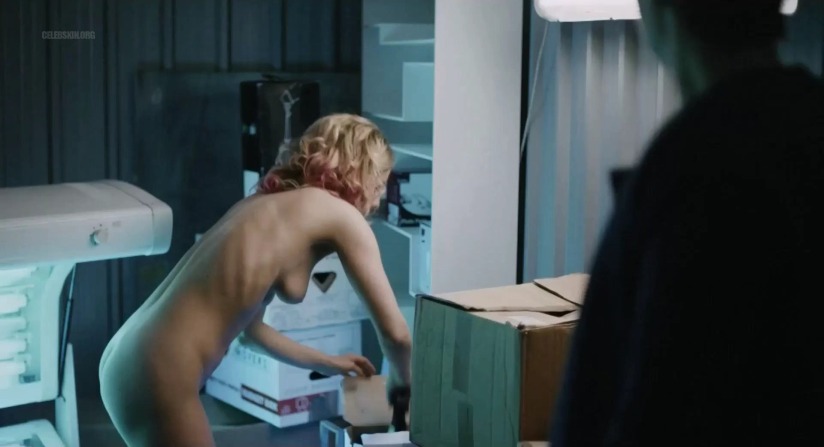 Naomi Velissariou in a skirt 42