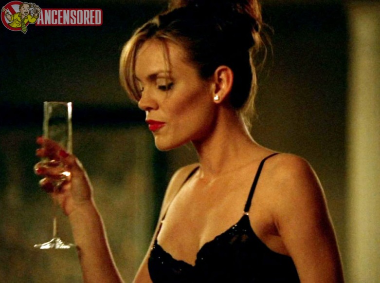 Nicole Mandich naked