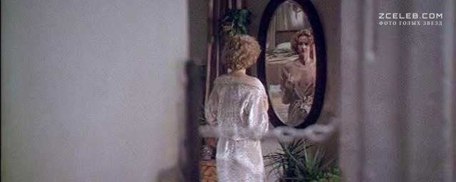 Penelope Ann Miller photos between the legs Penelope Ann Miller photos between the legs