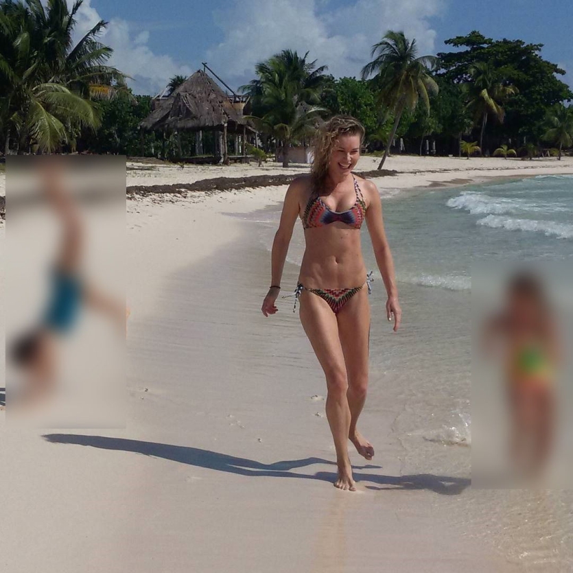 Rebecca Romijn buttocks are visible 37 Rebecca Romijn buttocks are visible 37