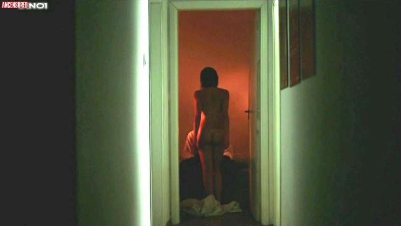 Renata Fasanella photos between the legs