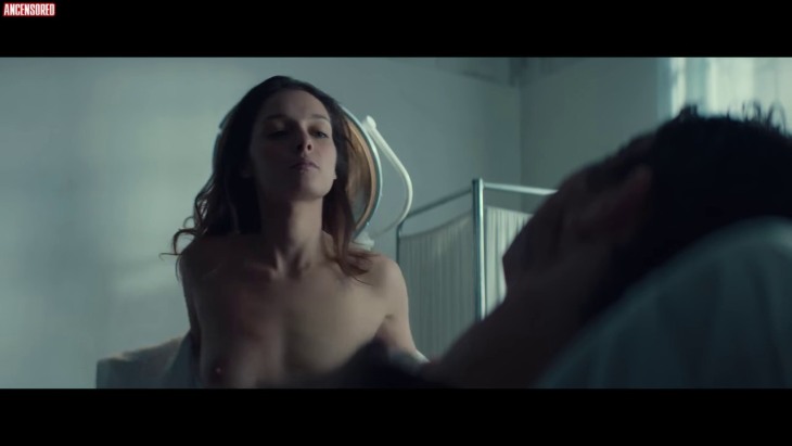 Sara Cardinaletti buttocks are visible