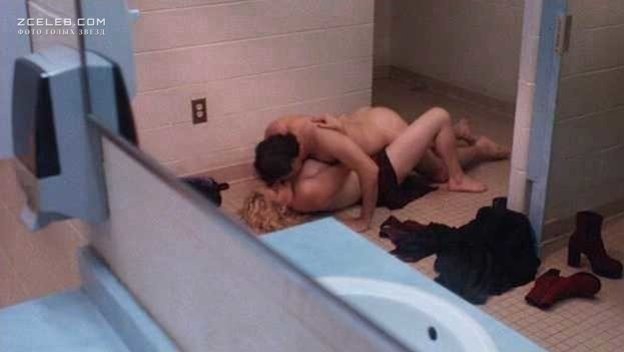 Sara Rue photos between the legs 49 Sara Rue photos between the legs 49