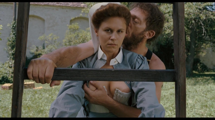 Sarah Marecek photos between the legs Sarah Marecek photos between the legs