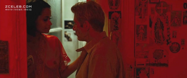 Shannon Kane photos between the legs