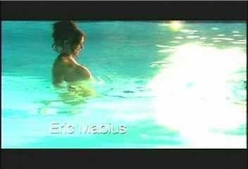 Shira Moss no panties