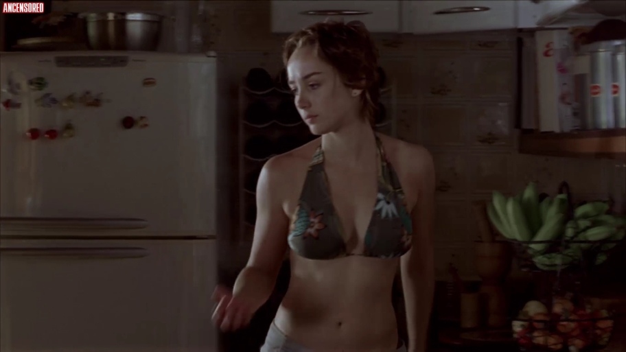 Simone Spoladore no panties