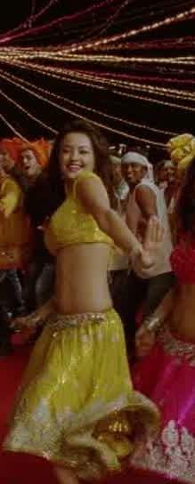 Surveen Chawla no panties