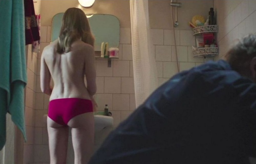 Svetlana Ustinova no panties