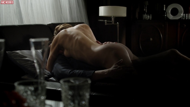 Tara Radcliffe boobs are visible