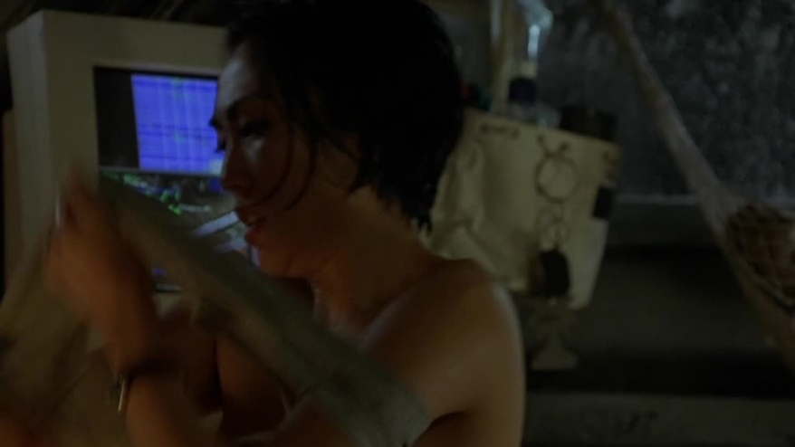 Una Damon photos between the legs Una Damon photos between the legs