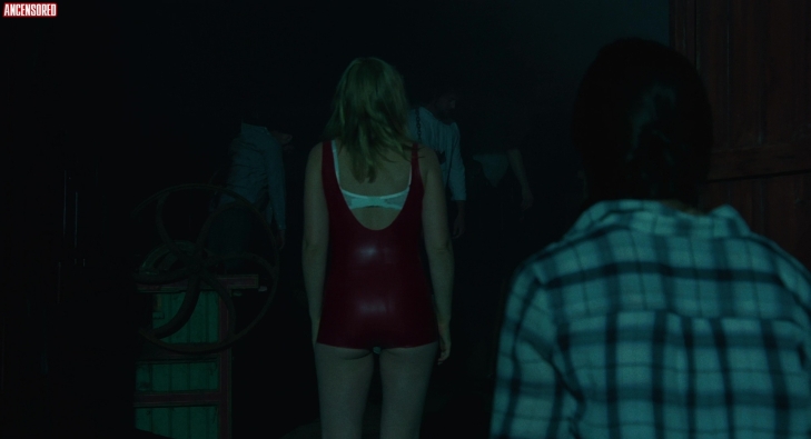 Viktoria Winge buttocks are visible