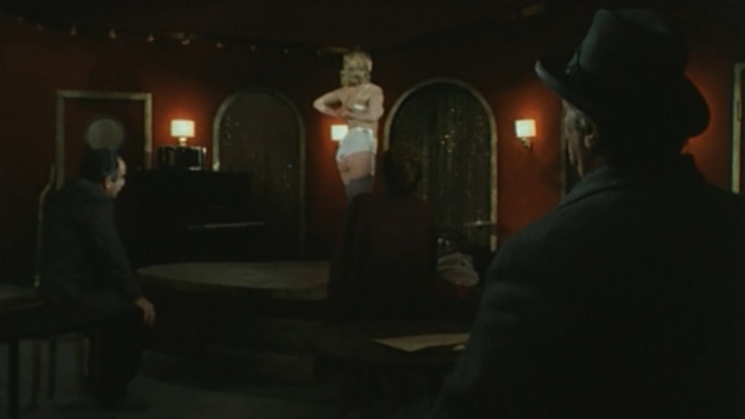 Virginie Robert photos between the legs