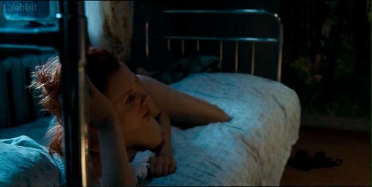 Yana Troyanova no panties