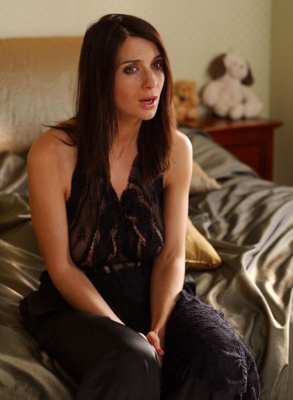 Yekaterina Strizhenova photos between the legs