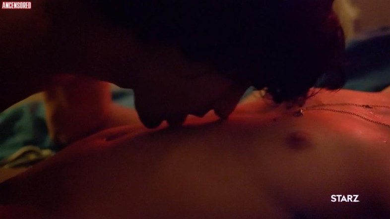 Yulianna Padilla photos between the legs 32