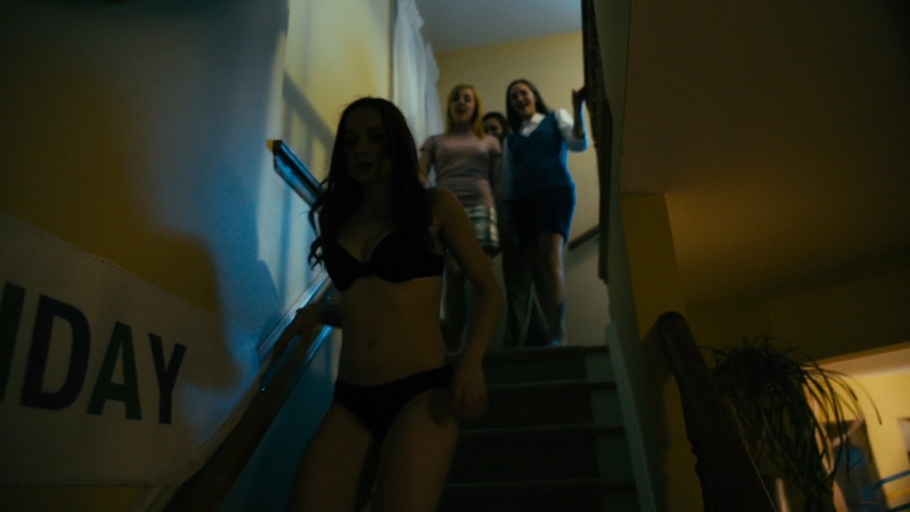 Zoe Cleland naked 30