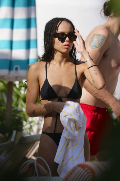 Zoe Kravitz panties 52 Zoe Kravitz panties 52