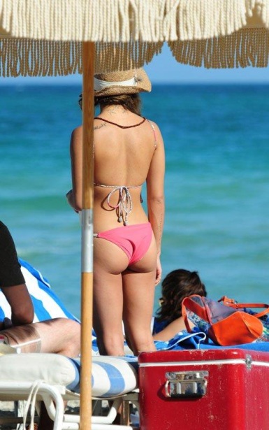 Zoe Kravitz photos between the legs 94 Zoe Kravitz photos between the legs 94